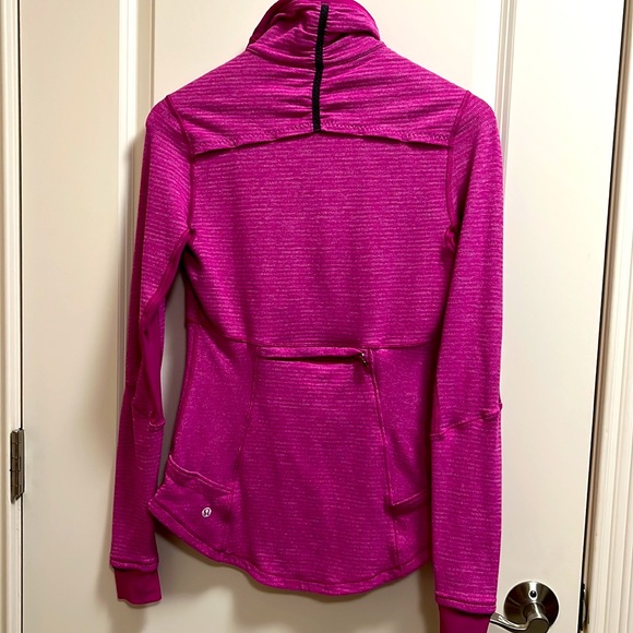 Lululemon Athletica Pullover with Quarter Zip - Picture 4 of 9